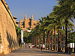 Foto Fußgängerweg an der Stadtmauer - Palma de Maljorka