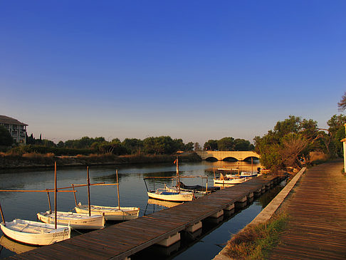 Boote am Steg